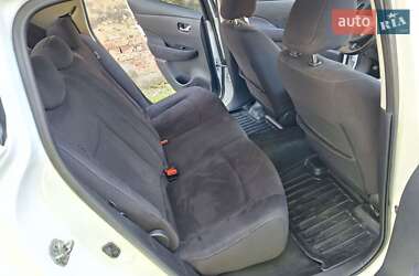 Хетчбек Nissan Leaf 2013 в 