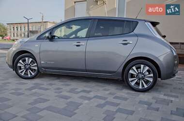 Хэтчбек Nissan Leaf 2017 в 