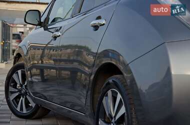 Хэтчбек Nissan Leaf 2017 в 