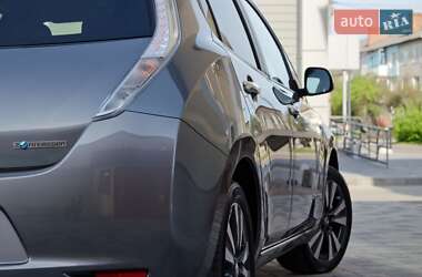 Хэтчбек Nissan Leaf 2017 в 
