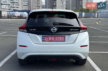 Хэтчбек Nissan Leaf 2019 в 