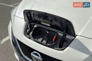 Хэтчбек Nissan Leaf 2019 в 