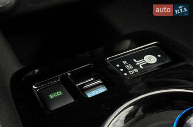 Хэтчбек Nissan Leaf 2019 в 