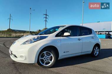 Хетчбек Nissan Leaf 2014 в 