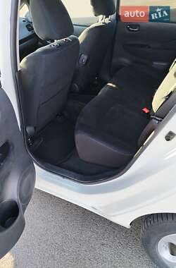 Хетчбек Nissan Leaf 2014 в 