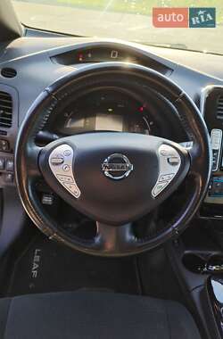 Хетчбек Nissan Leaf 2014 в 