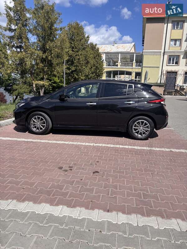 Хэтчбек Nissan Leaf 2021 в Тернополе