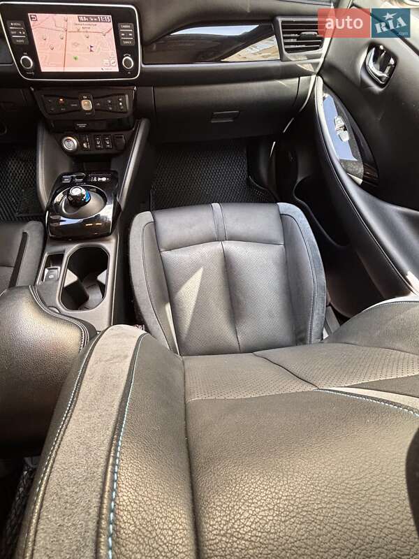 Хэтчбек Nissan Leaf 2021 в Тернополе