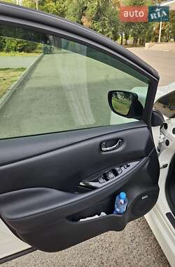 Хетчбек Nissan Leaf 2019 в 