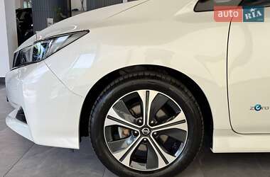 Хетчбек Nissan Leaf 2020 в 