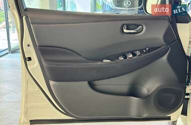 Хетчбек Nissan Leaf 2020 в 