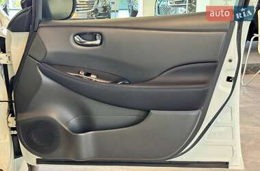 Хетчбек Nissan Leaf 2020 в 
