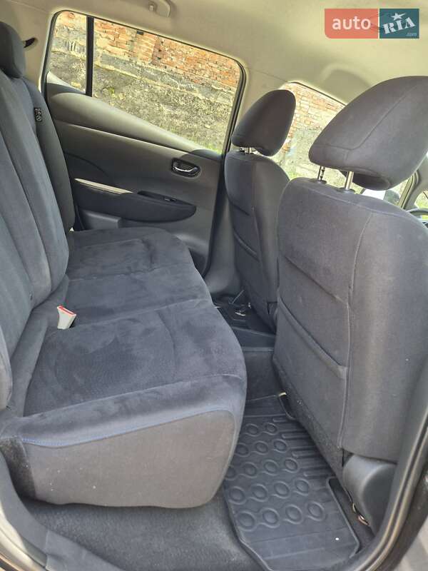 Хэтчбек Nissan Leaf 2014 в Луцке