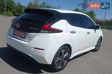 Хетчбек Nissan Leaf 2020 в 