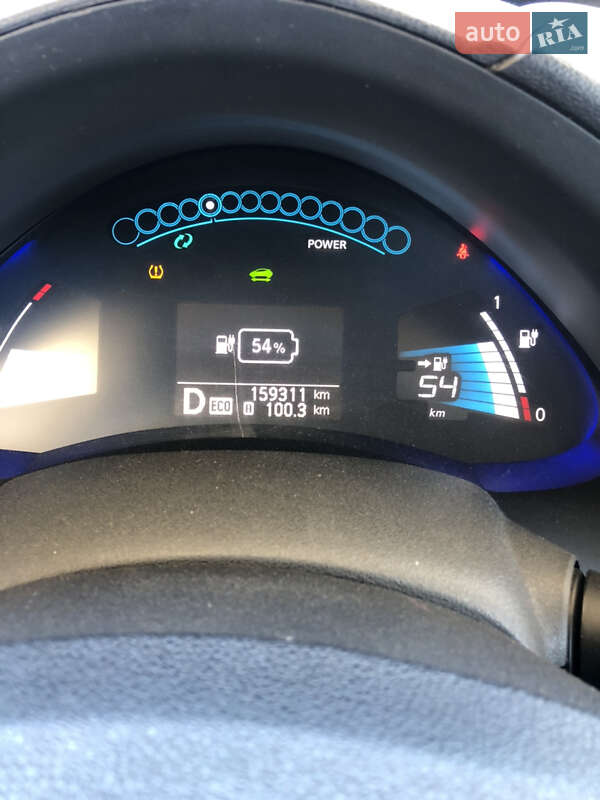 Хэтчбек Nissan Leaf 2015 в Запорожье