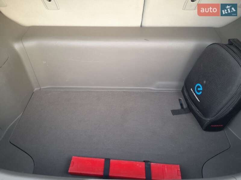 Хэтчбек Nissan Leaf 2012 в Любомле фото 39 Хэтчбек Nissan Leaf 2012 в Любомле