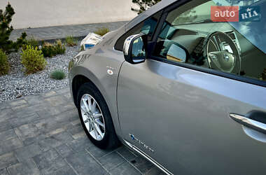 Хетчбек Nissan Leaf 2014 в 