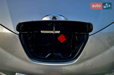 Хетчбек Nissan Leaf 2014 в 