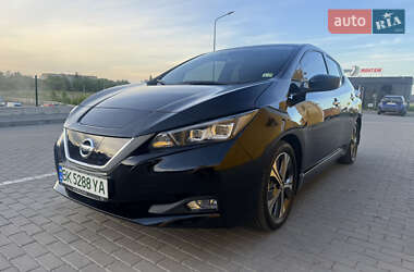 Хэтчбек Nissan Leaf 2022 в Ровно