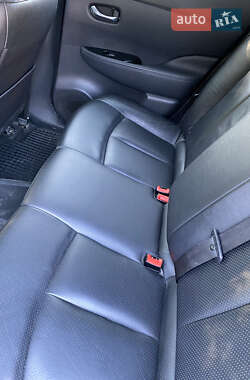 Хетчбек Nissan Leaf 2013 в 