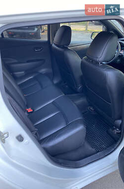 Хетчбек Nissan Leaf 2013 в 