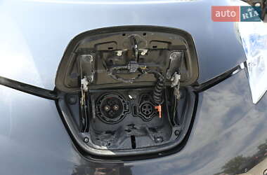 Хэтчбек Nissan Leaf 2016 в 