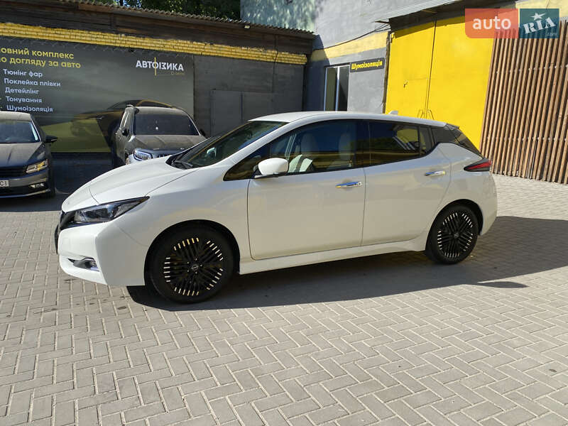 Хетчбек Nissan Leaf 2022 в Києві