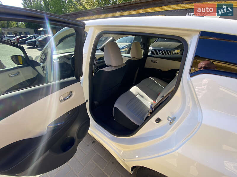 Хетчбек Nissan Leaf 2022 в Києві