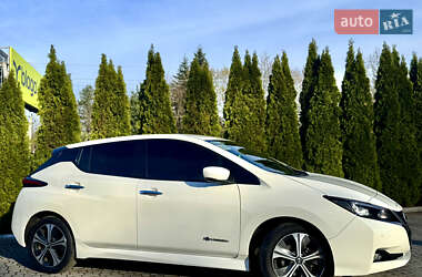 Хэтчбек Nissan Leaf 2019 в 