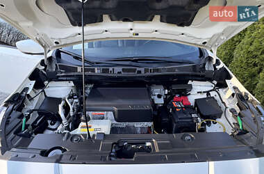 Хэтчбек Nissan Leaf 2019 в 
