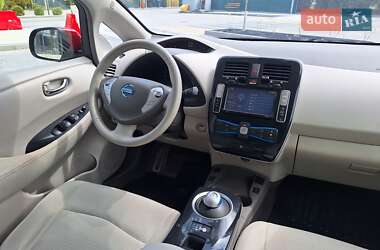 Хетчбек Nissan Leaf 2012 в 