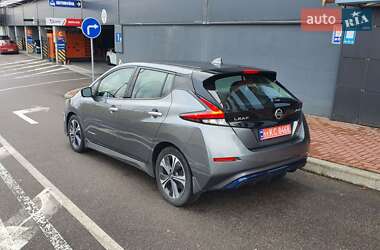 Хэтчбек Nissan Leaf 2018 в 