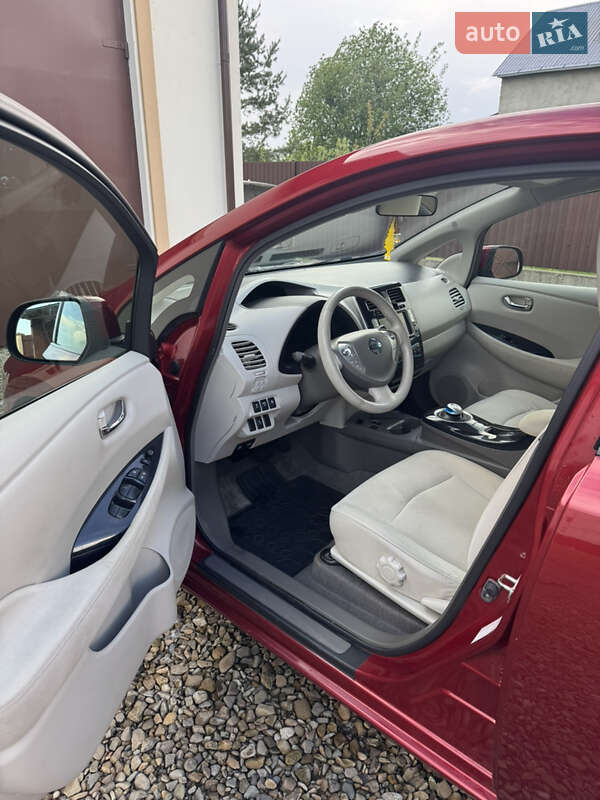 Хетчбек Nissan Leaf 2012 в Бориславі
