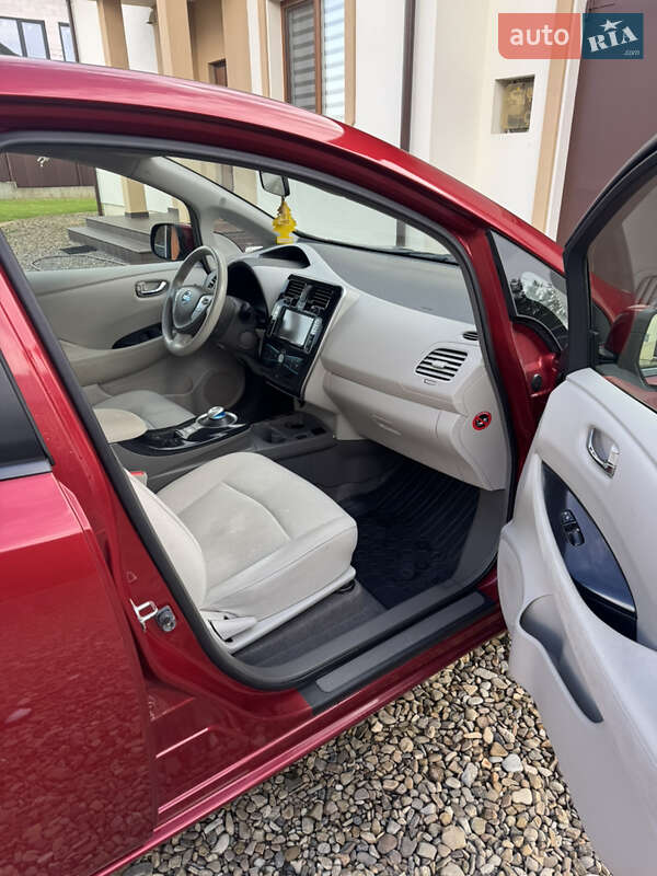 Хетчбек Nissan Leaf 2012 в Бориславі