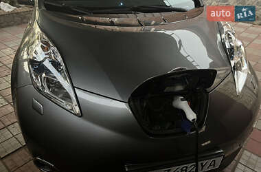 Хэтчбек Nissan Leaf 2014 в 