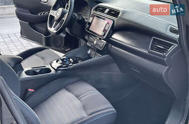 Хэтчбек Nissan Leaf 2020 в 