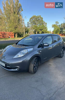 Хэтчбек Nissan Leaf 2015 в Днепре