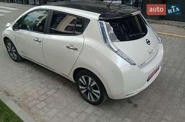 Хэтчбек Nissan Leaf 2013 в 
