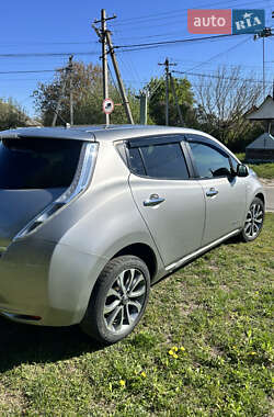 Хэтчбек Nissan Leaf 2014 в 