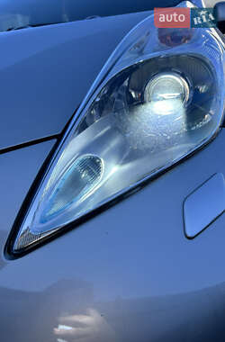 Хэтчбек Nissan Leaf 2014 в 
