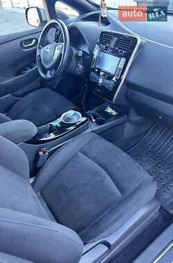 Хэтчбек Nissan Leaf 2014 в 