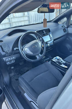 Хэтчбек Nissan Leaf 2014 в 