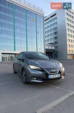 Хэтчбек Nissan Leaf 2019 в 