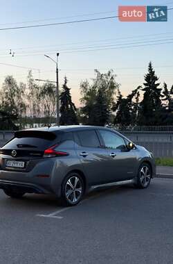 Хэтчбек Nissan Leaf 2019 в 