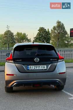 Хэтчбек Nissan Leaf 2019 в 
