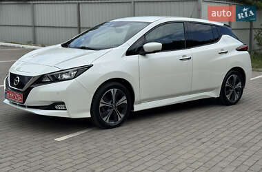 Хэтчбек Nissan Leaf 2020 в 