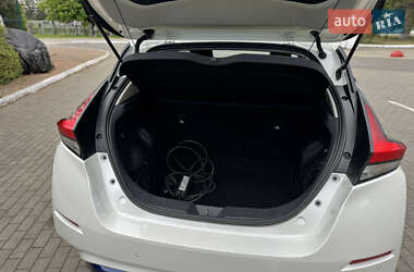 Хэтчбек Nissan Leaf 2020 в 