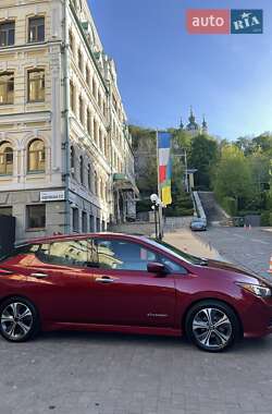 Хэтчбек Nissan Leaf 2018 в Киеве