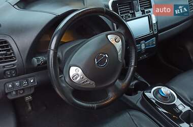 Хэтчбек Nissan Leaf 2015 в 