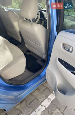 Хетчбек Nissan Leaf 2012 в 